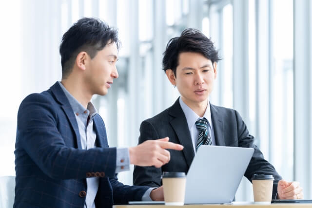 展示会を成功させるためのデザイン制作とスケジュール管理